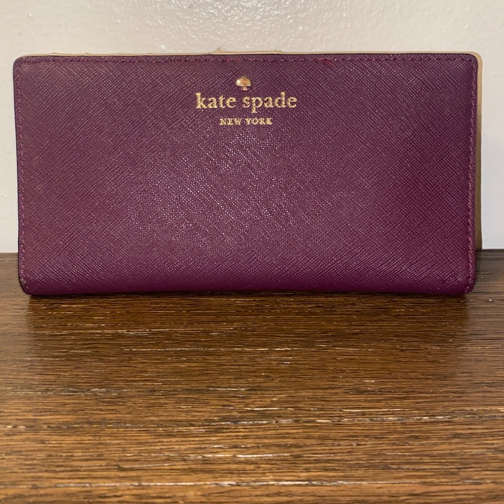 Kate Spade bi-fold wallet. Gently used. Great condition.